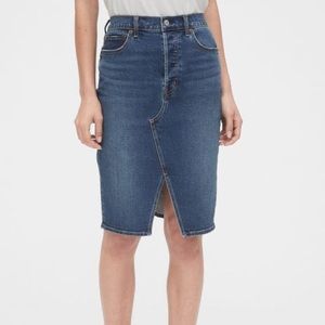 GAP Classic Dark Denim Pencil Skirt